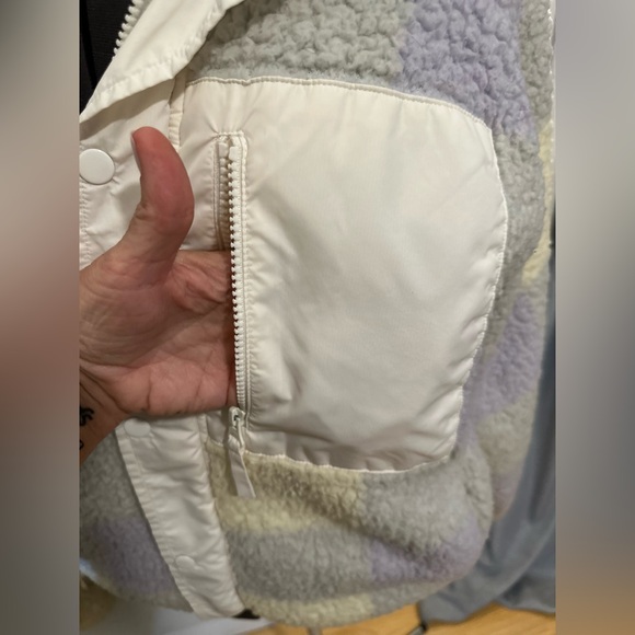 URBAN OUTFITTERS LAURA FLEECE IN SZ S - EUC Very OVERSIZED- Shearling Coziness - Picture 10 of 15